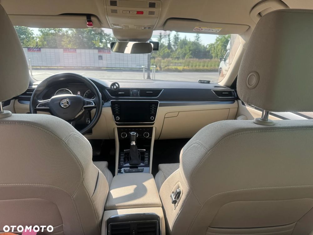 Skoda Superb 2.0 TDI 4x4 Style DSG - 8