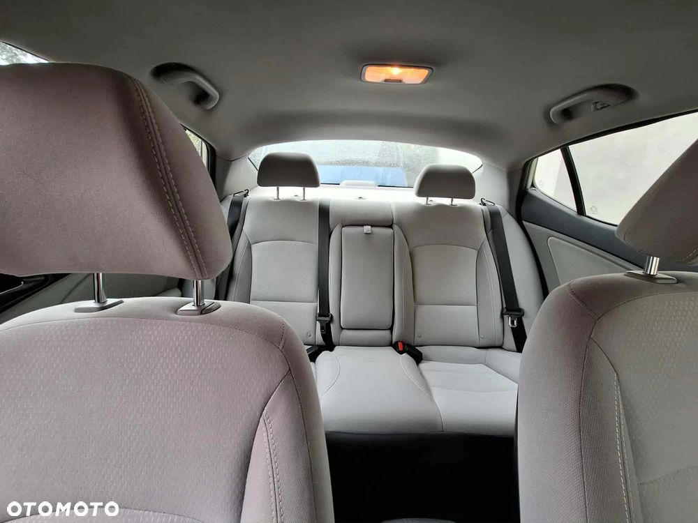Kia Optima - 9