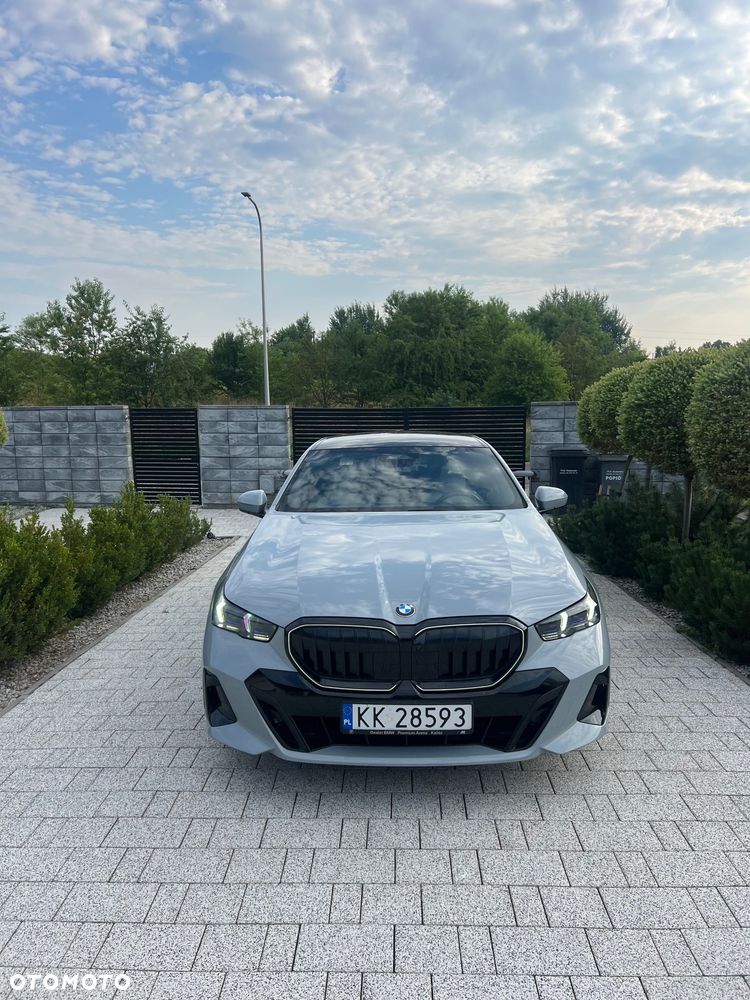 BMW Seria 5 520d xDrive mHEV - 6