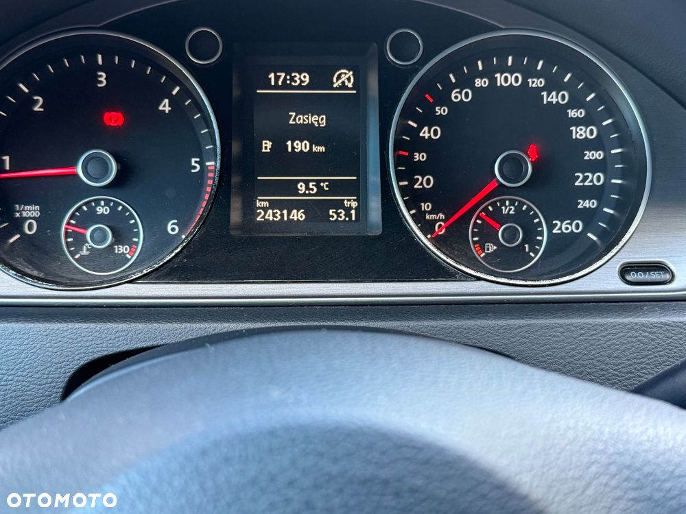 Volkswagen Passat 2.0 TDI BlueMotion Technology Comfortline - 18