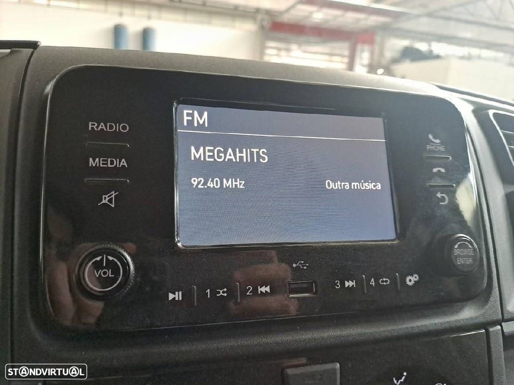 Peugeot Boxer 2.2 BlueHDi 140 S&S 335 L2H2 - 19