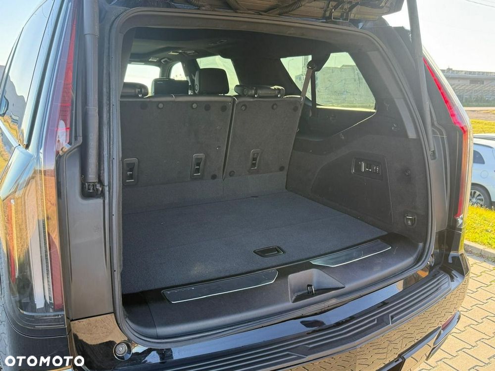 Cadillac Escalade - 19