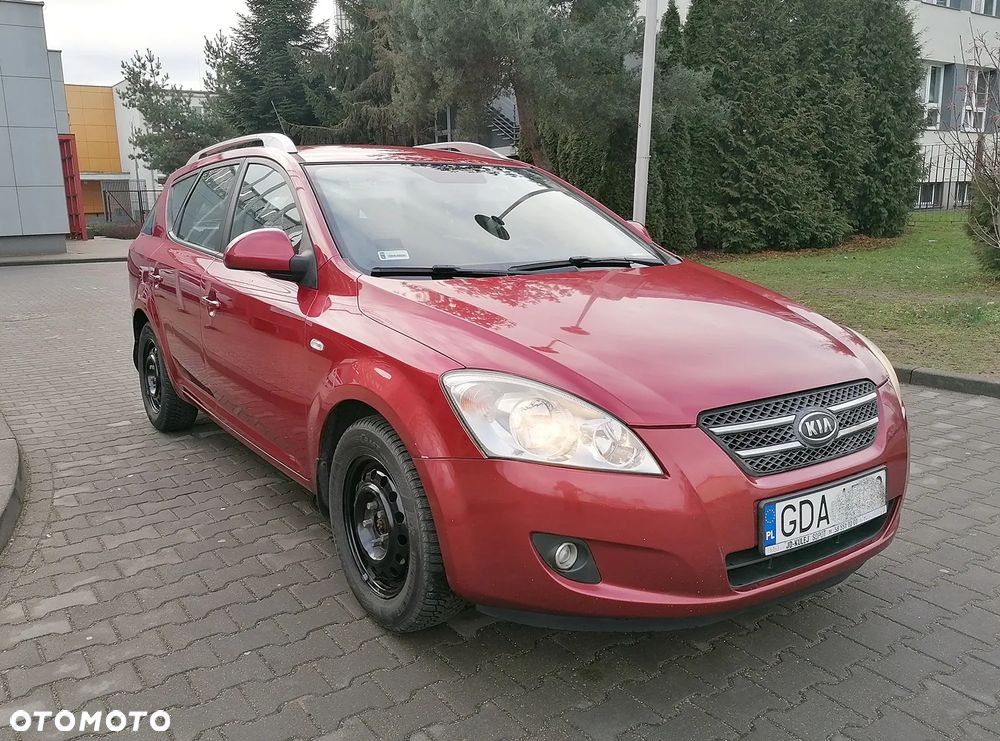 Kia Ceed - 9