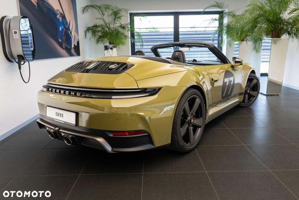 Porsche 911 Carrera T-Hybrid Spirit 70 - 15