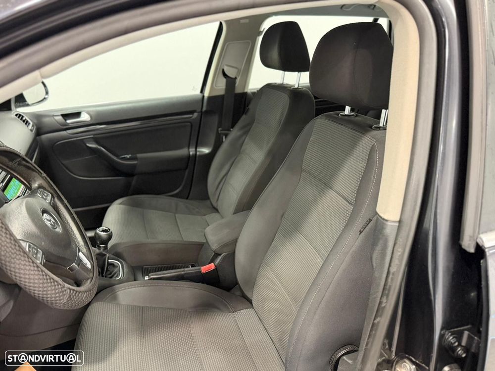 VW Golf Variant 1.6 TDi Confortline - 4