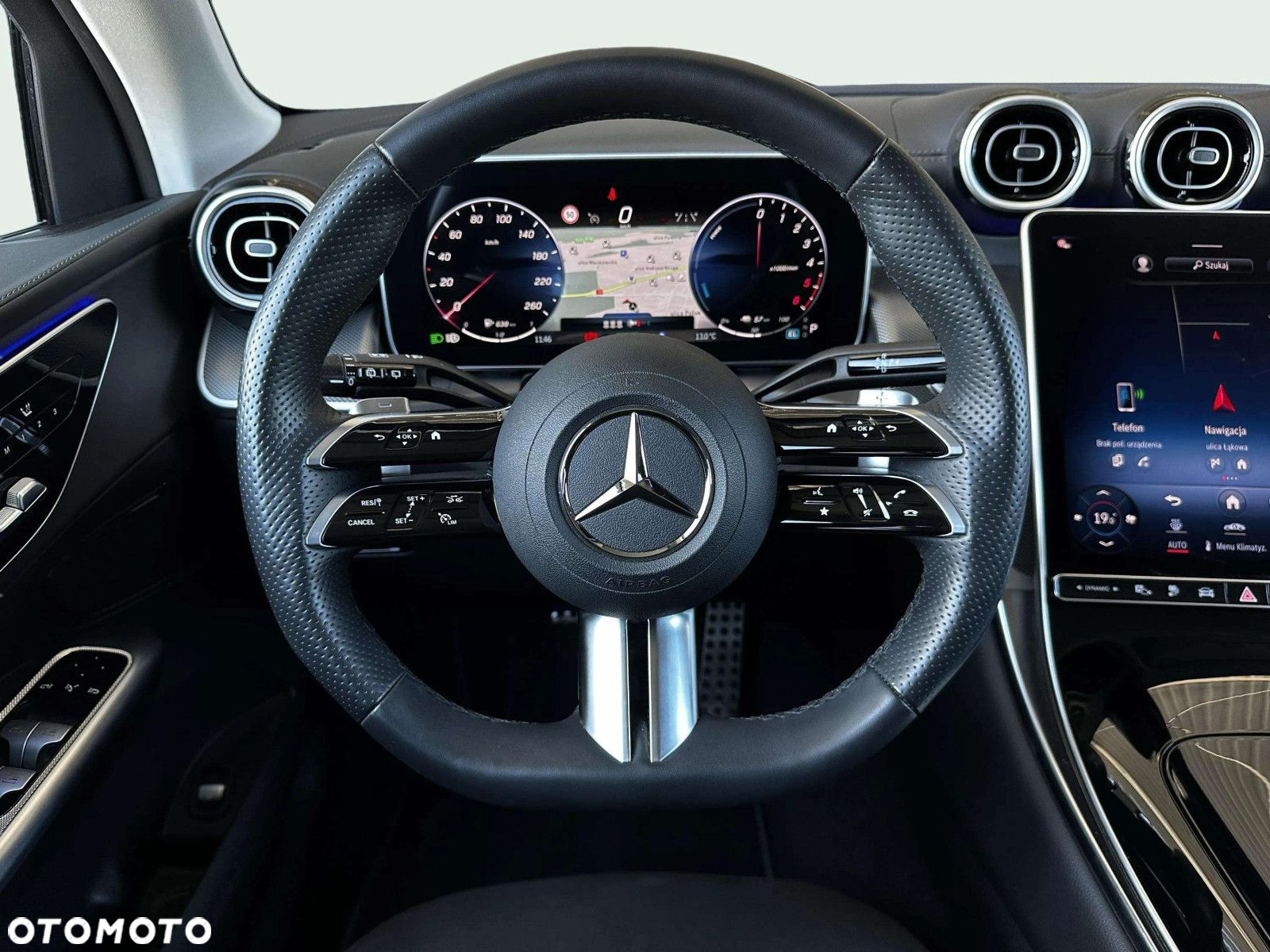 Mercedes-Benz GLC - 12
