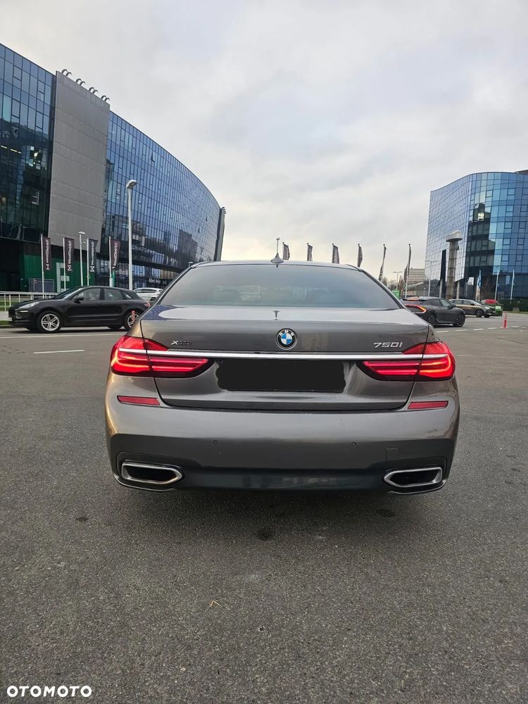BMW Seria 7 750Li xDrive - 6