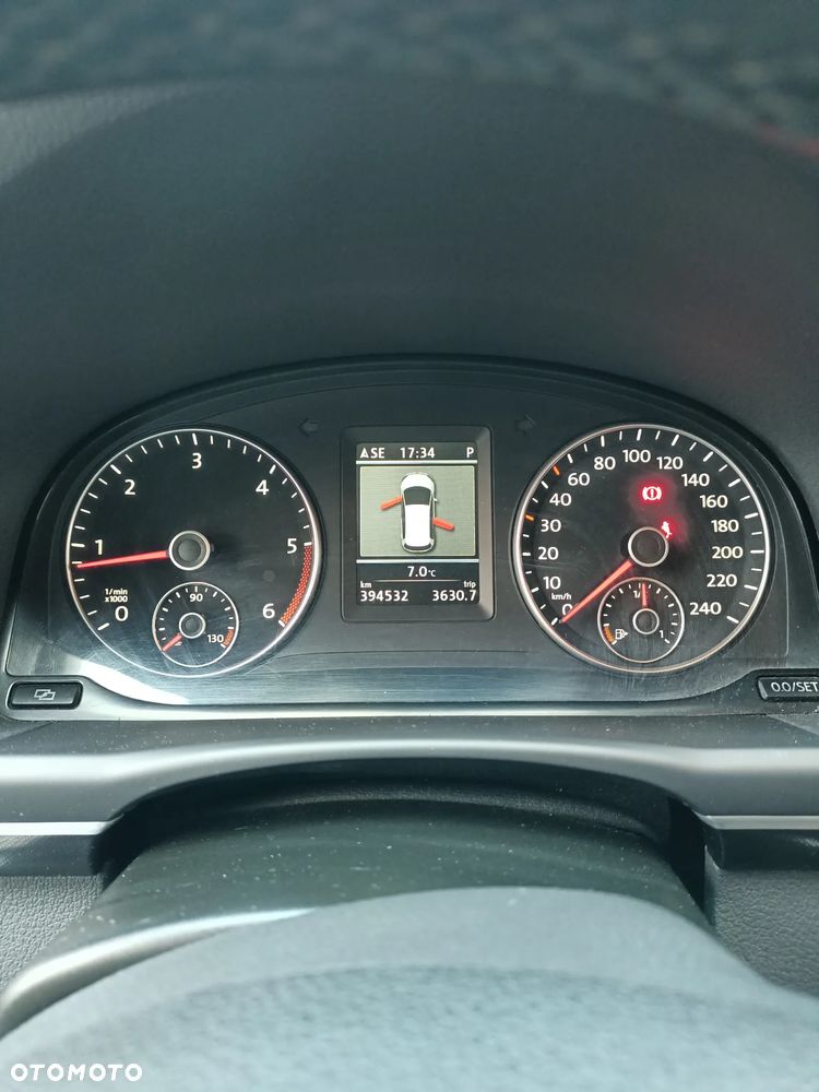 Volkswagen Touran 2.0 TDI DPF Highline DSG - 9