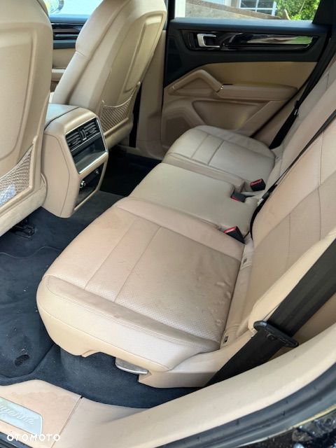 Porsche Cayenne Standard - 12