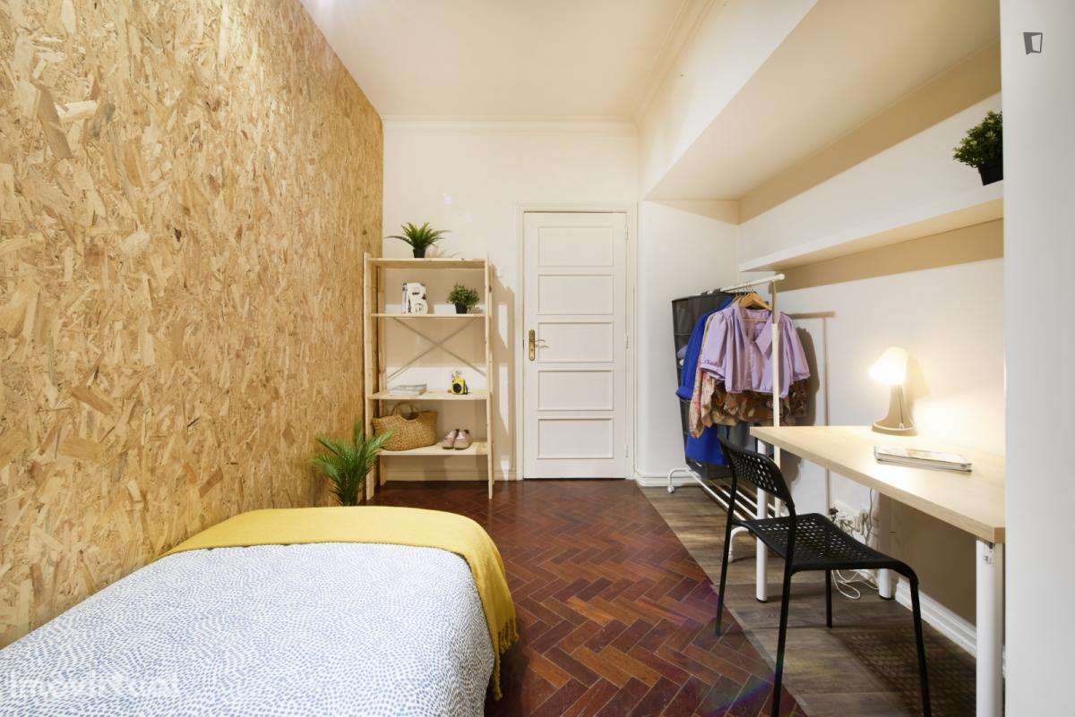 Quarto - localizado em Intendente Lisbon - Grande imagem: 4/28