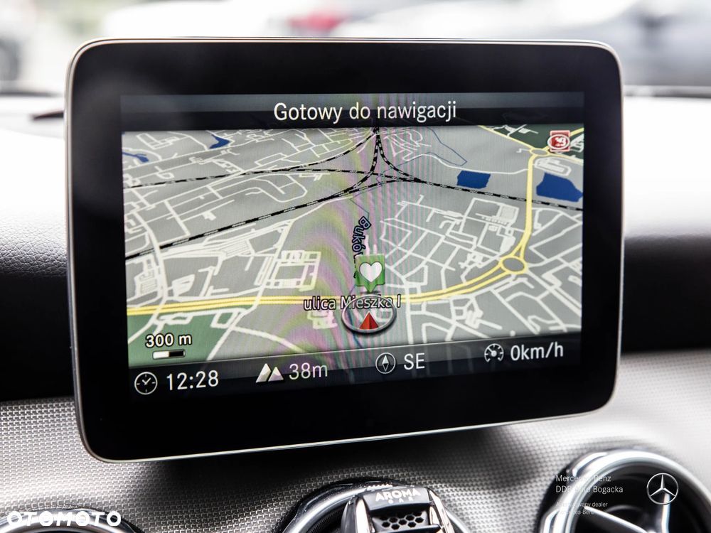 Mercedes-Benz GLA 200 7G-DCT Urban - 36