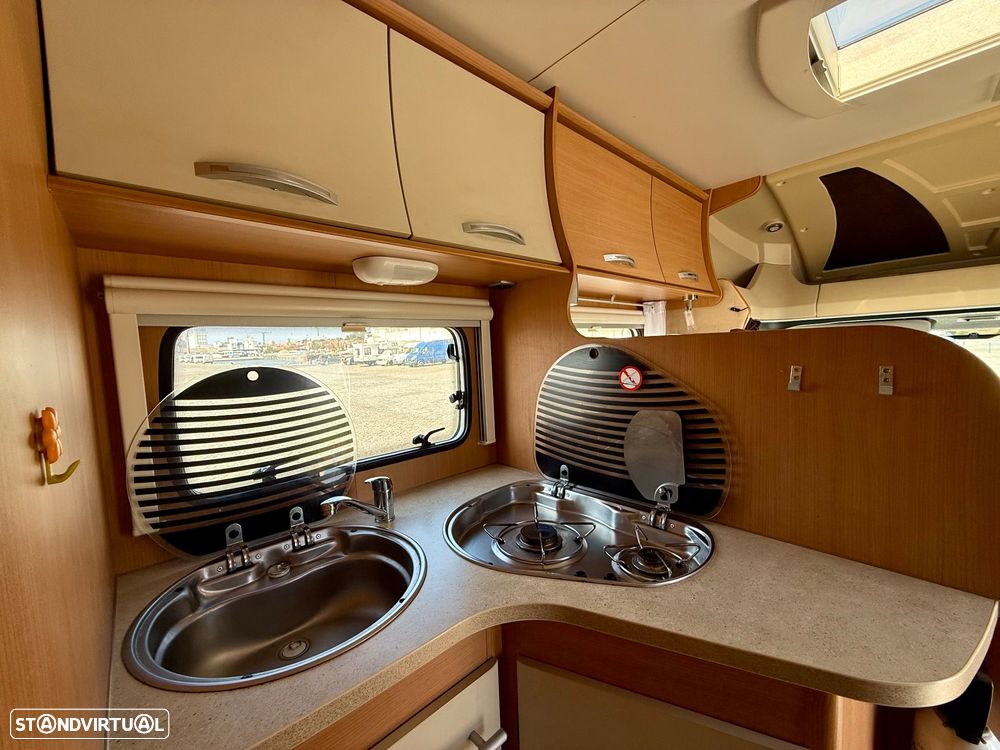 Chausson Flash 28 - Cama Central - 14