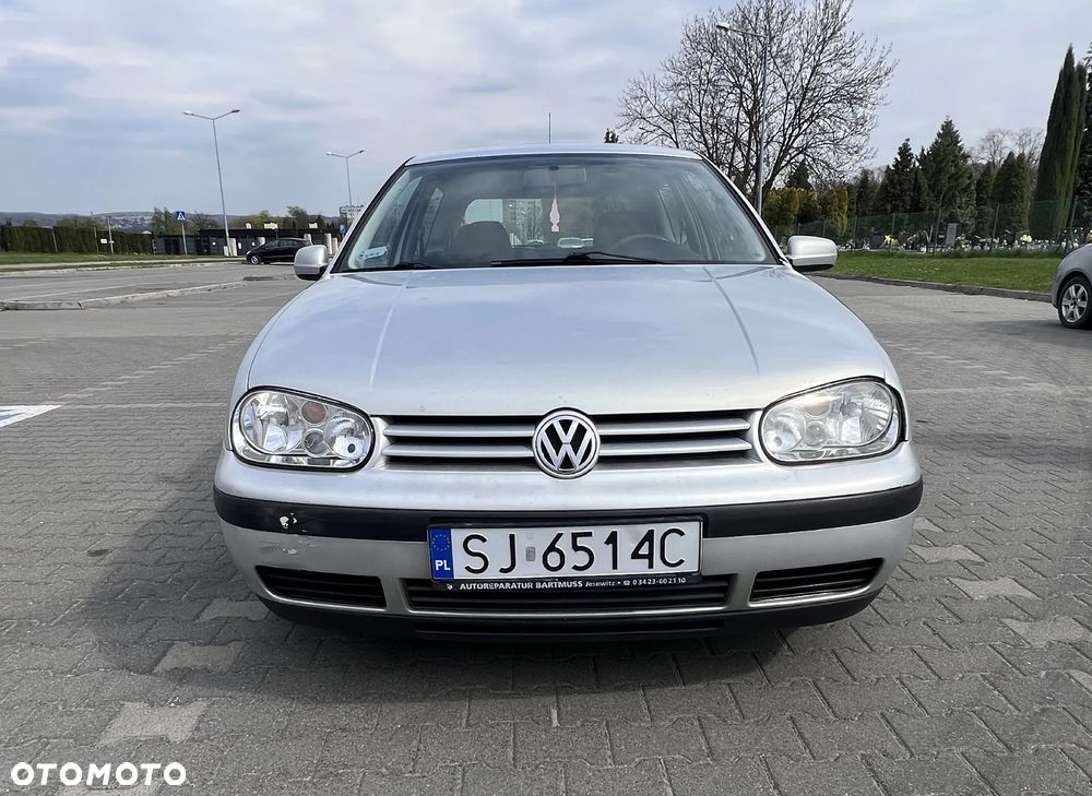 Volkswagen Golf - 6