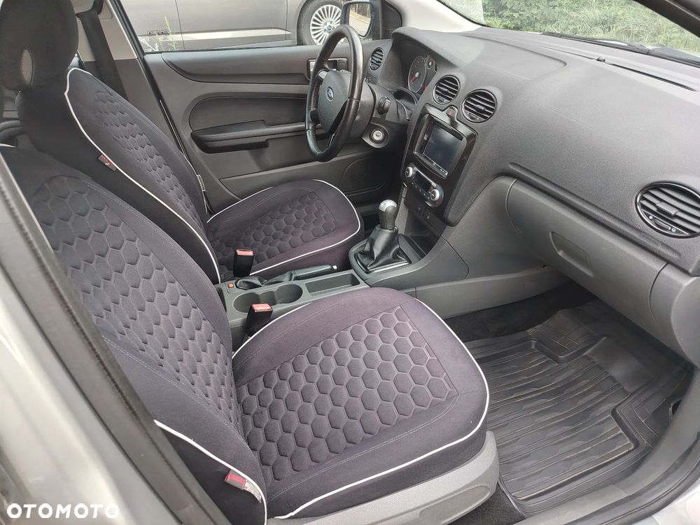 Ford Focus 1.6 16V Sport - 11