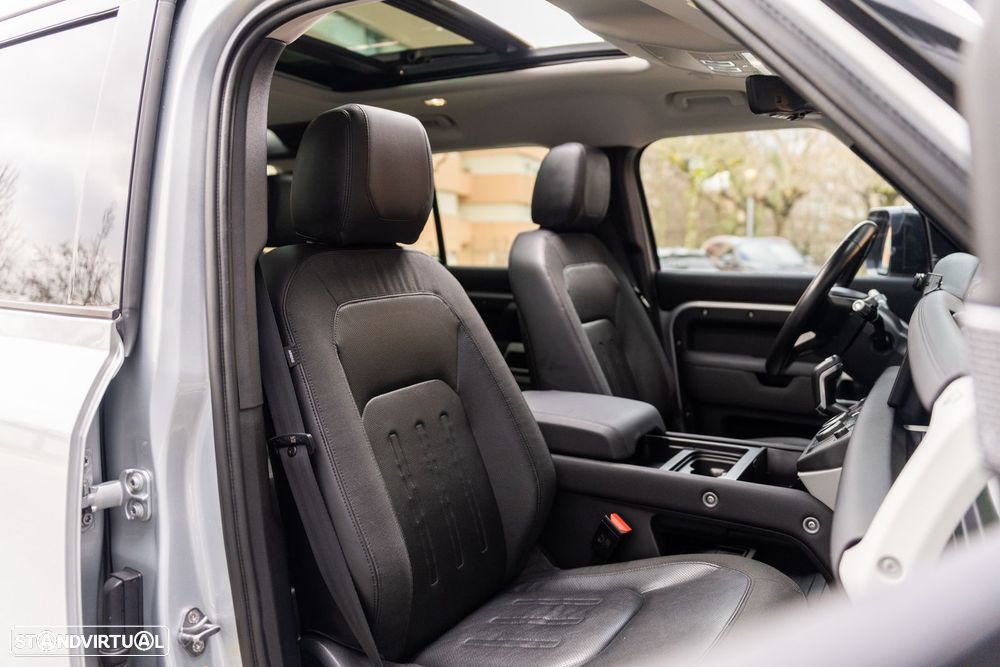 Land Rover Defender 2.0 D 110 AWD SE - 29