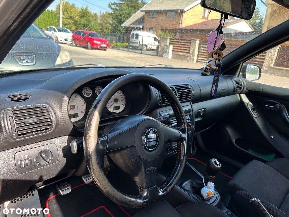 Seat Leon 1.8T Cupra R - 11