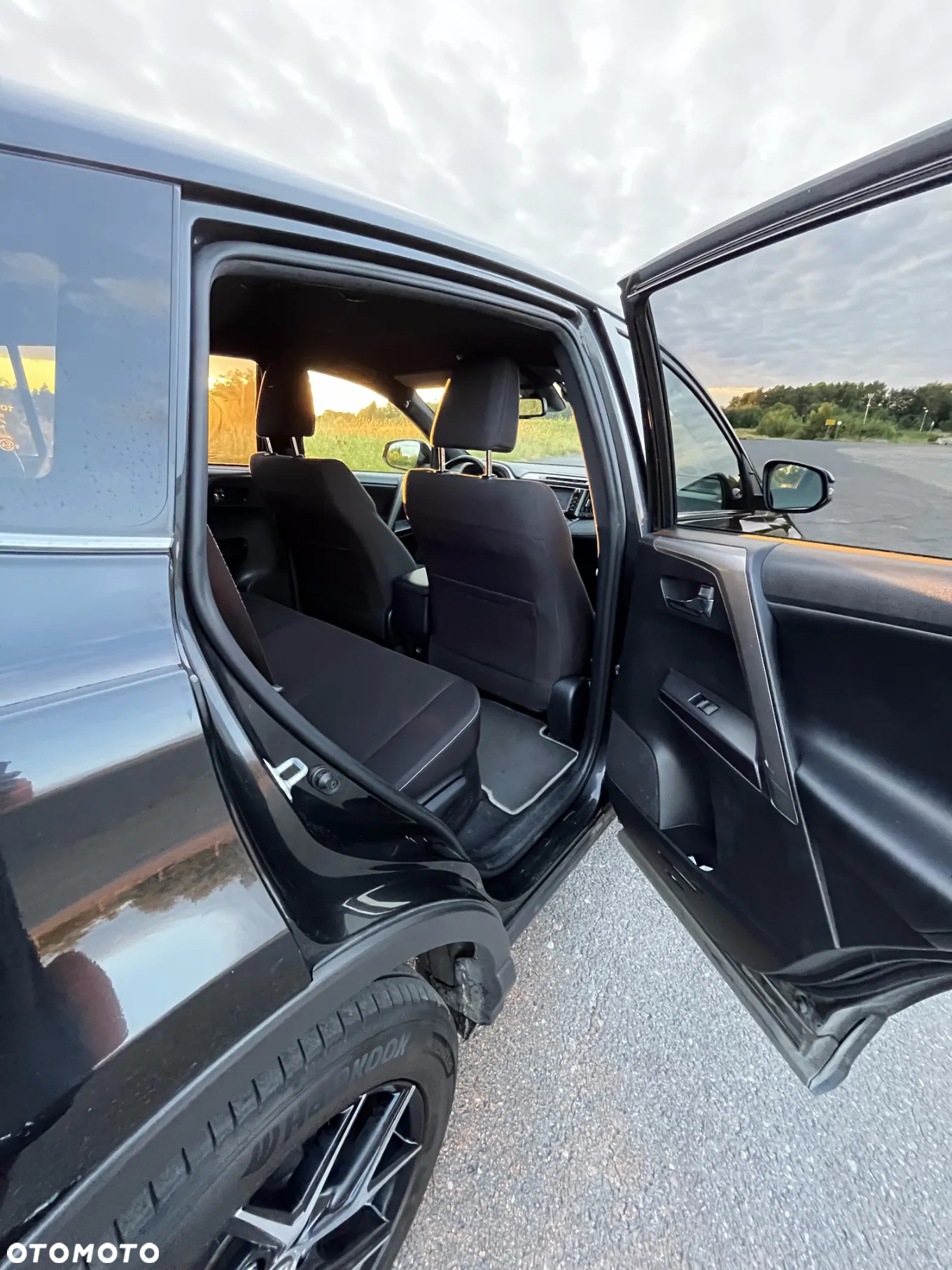 Toyota RAV4 Hybrid Premium 4x2 - 13