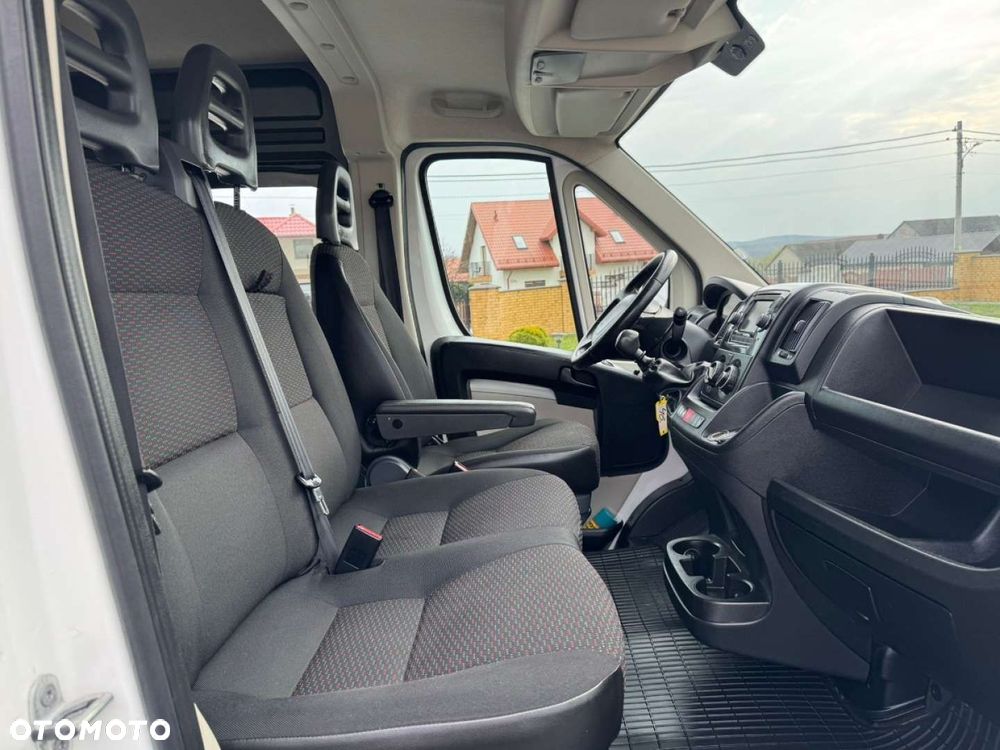 Peugeot Boxer  Maxi  7-osobowy - 33