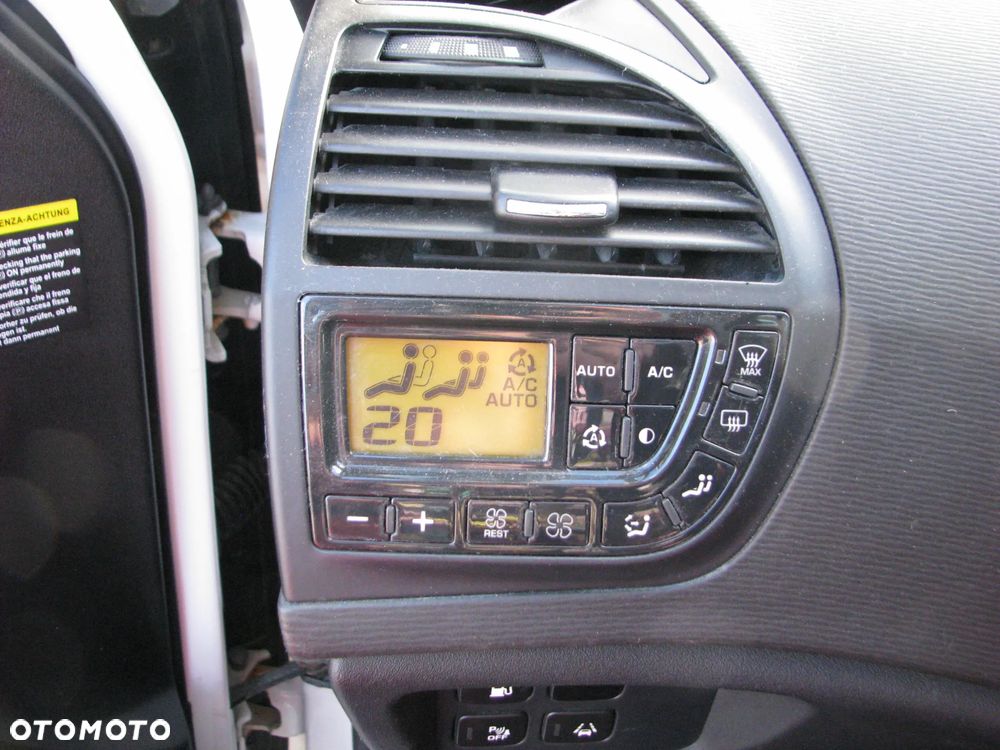 Citroën C4 Picasso 2.0 HDi Exclusive - 21
