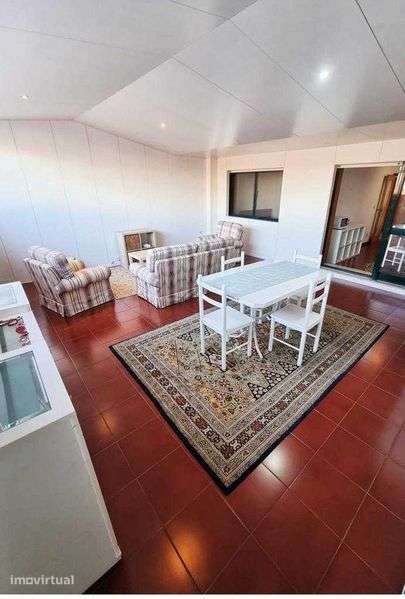 Apartamento T0+1 - Centro de São Mamede de Infesta- Lugar de Garagem - Grande imagem: 4/12