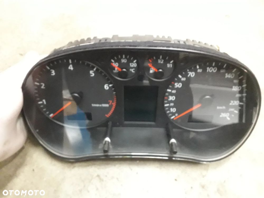 licznik 8L0920931F A3 8L 1.6 lift AVU - 2