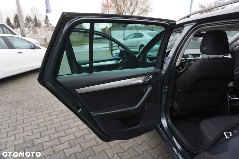 Skoda Octavia 2.0 TDI DSG Premium Edition - 24