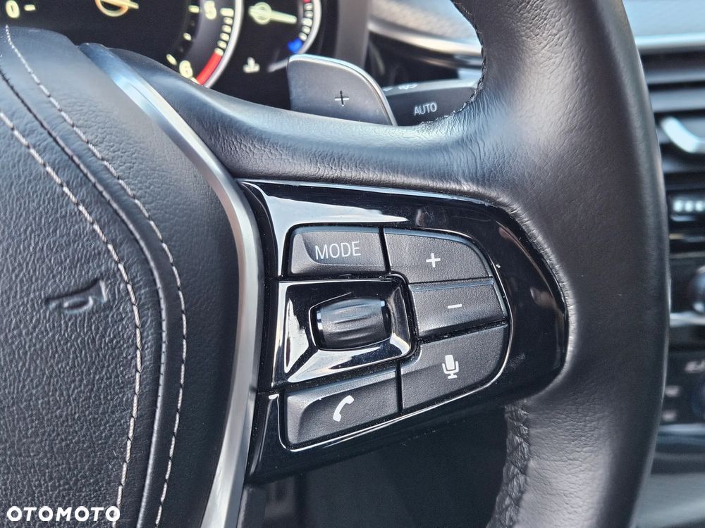 BMW Seria 5 520d xDrive M Sport sport - 18