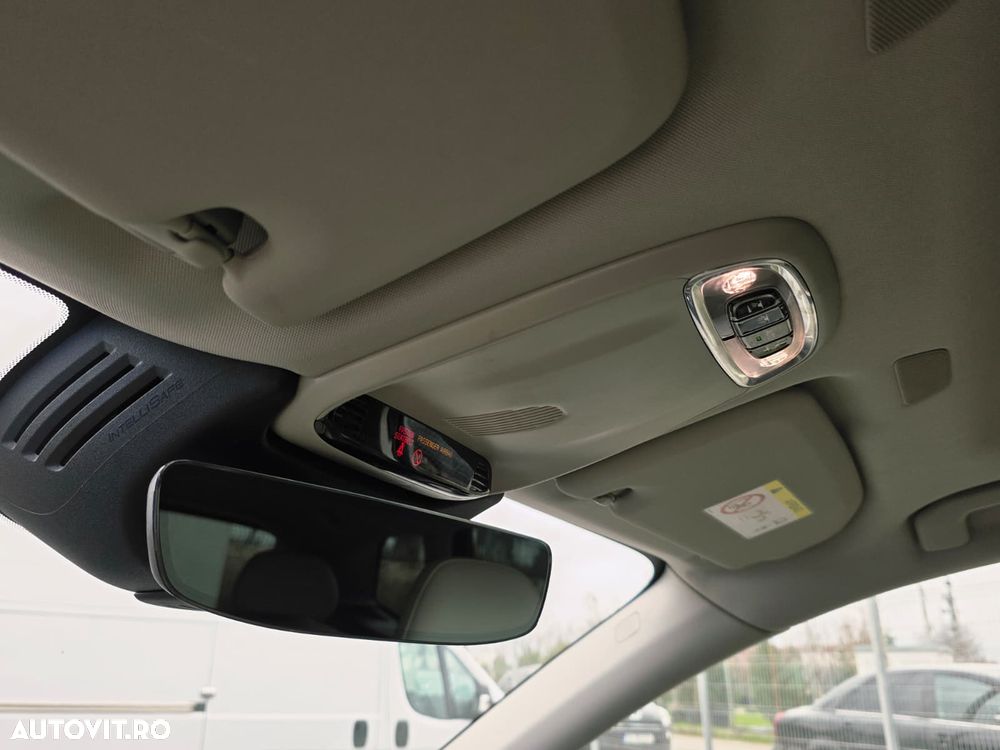 Volvo XC 60 D4 AWD Momentum - 28