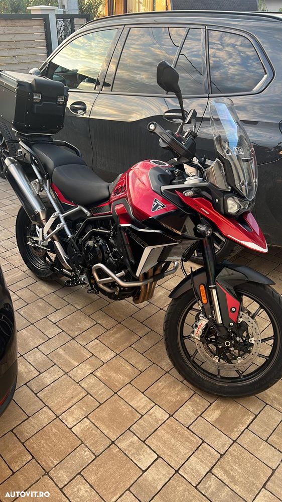 Triumph Tiger 900 - 1