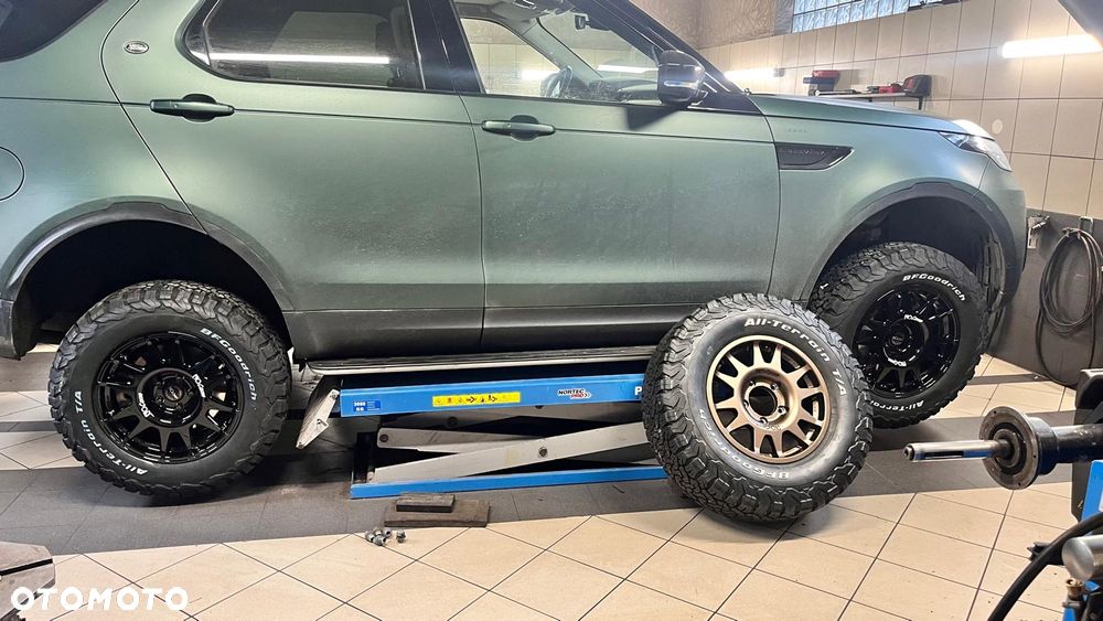 Land Rover Discovery 3.0 SDV6 HSE Luxury - 16