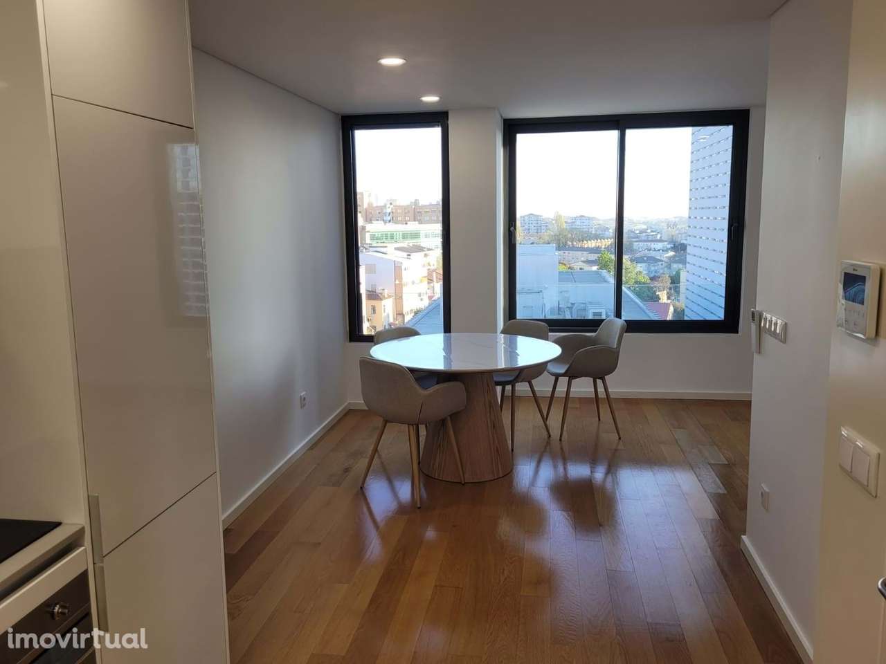 Apartamento T2 Penthouse c/ Varanda e Garagem | Av. Boavista - Grande imagem: 5/21