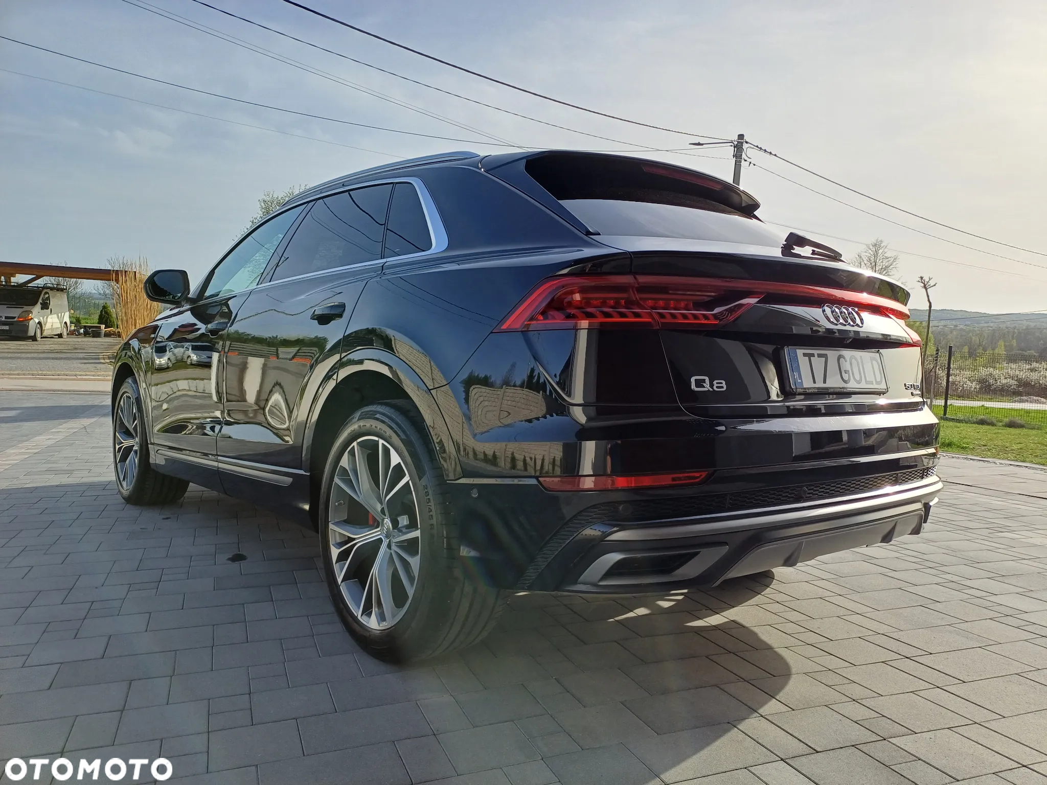 Audi Q8 - 8
