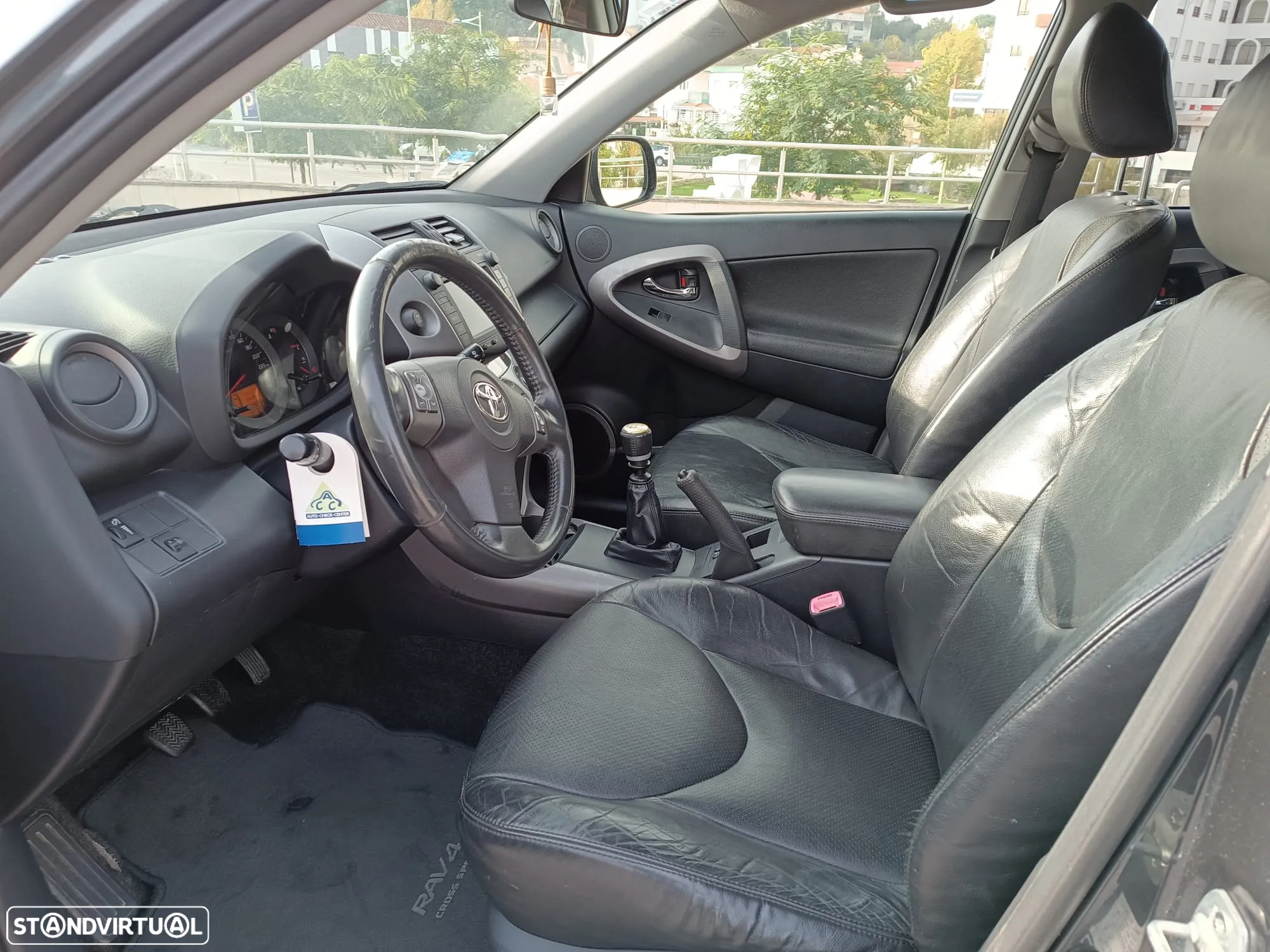 Toyota RAV4 2.2 D-4D - 12