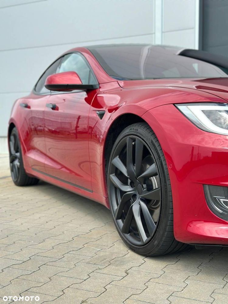 Tesla Model S - 9