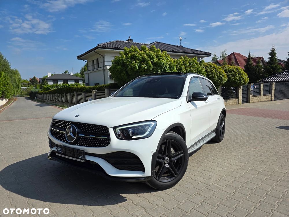 Mercedes-Benz GLC 200 4Matic 9G-TRONIC AMG Line - 1