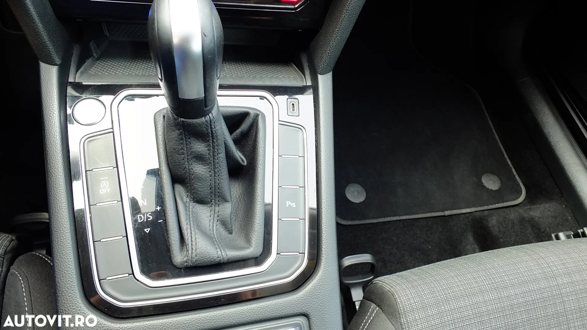 Volkswagen Passat Variant 2.0 TDI DSG Comfortline - 18