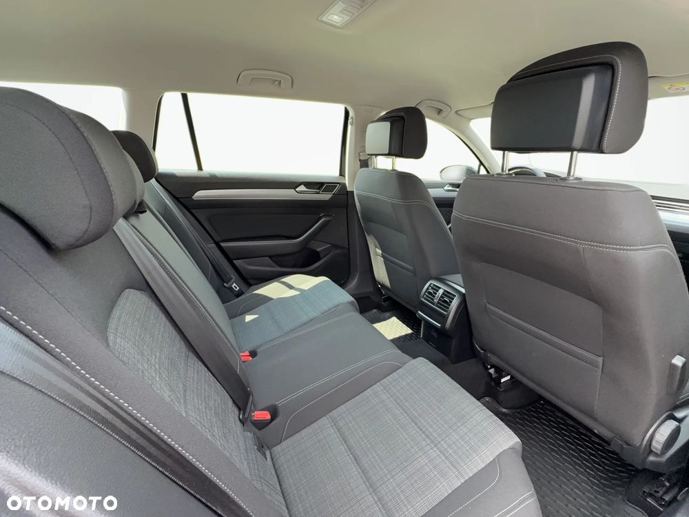 Volkswagen Passat 2.0 TDI EVO Business DSG - 19