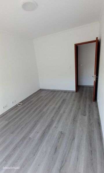 Arrenda-se Apartamento T3 - 2º andar em Espinho - Grande imagem: 5/12
