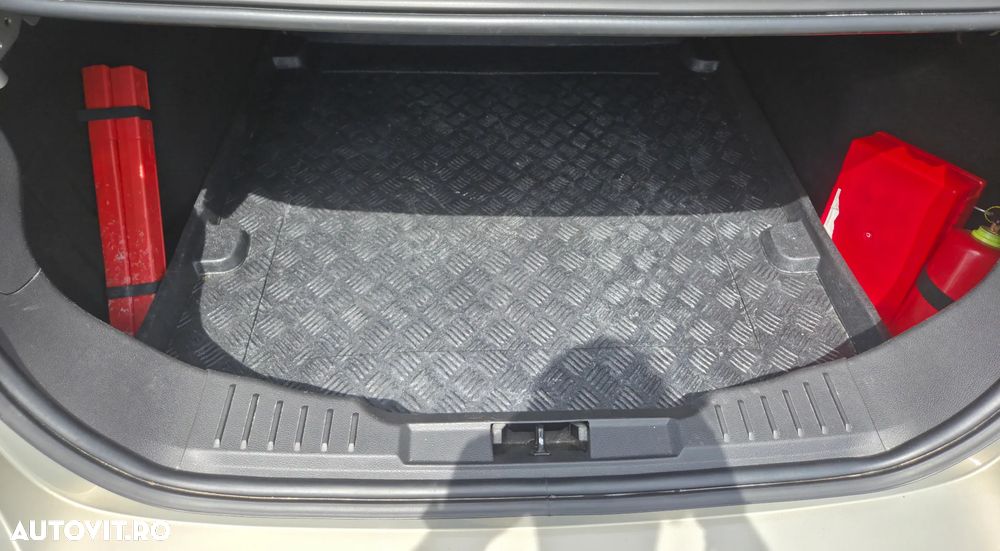 Ford Focus 1.0 EcoBoost Titanium - 10