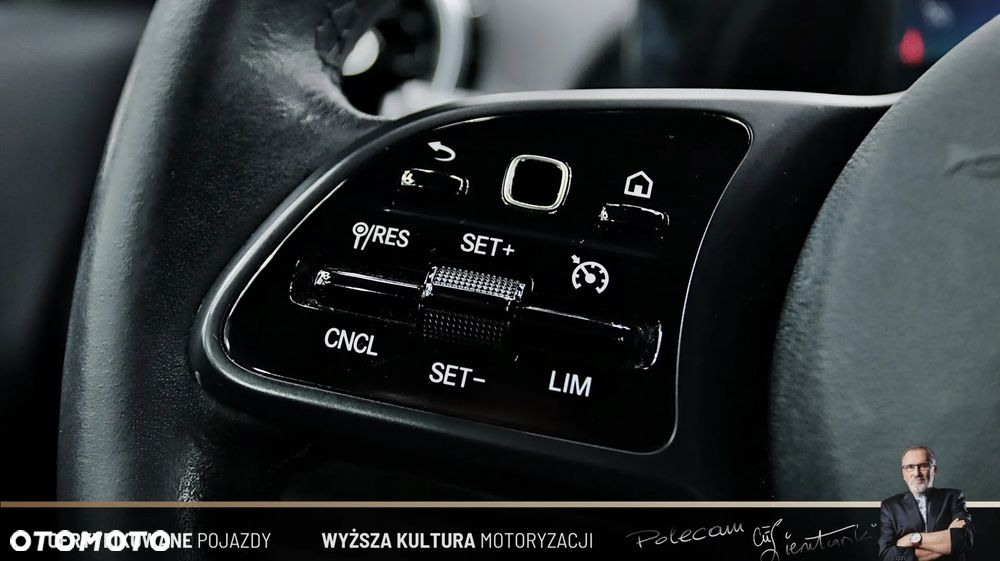 Mercedes-Benz GLB 200 7G-DCT - 17