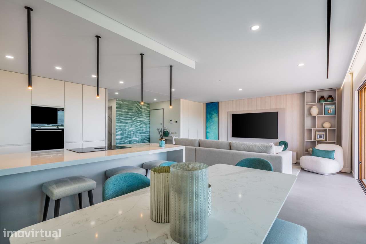 Apartamento T2 de Luxo a 300m do Oceano | Quarteira