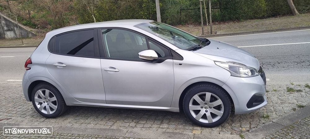Peugeot 208 PureTech 82 Style - 1