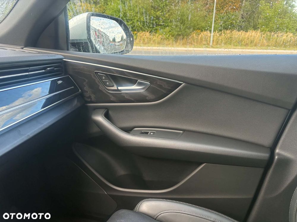 Audi Q8 - 11