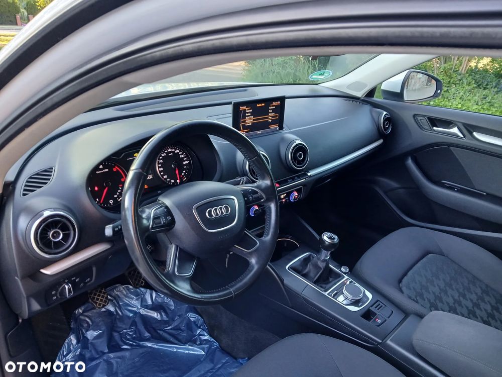 Audi A3 Sportback 1.6 TDI Attraction - 11