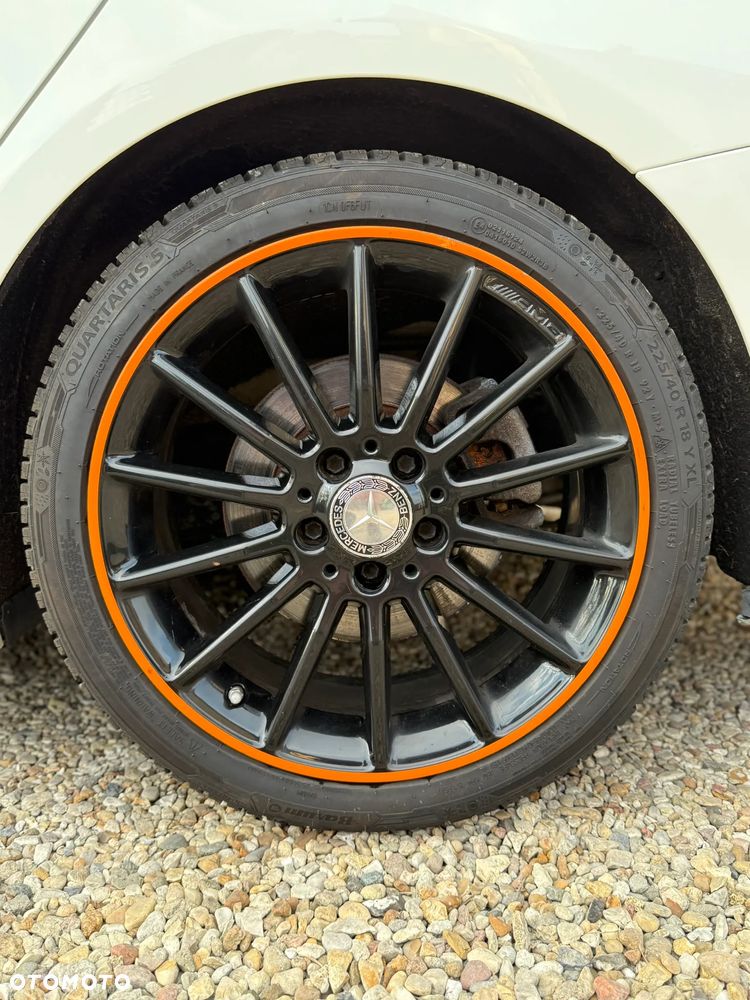 Mercedes-Benz CLA 200 7G-DCT Orange Art Edition - 34