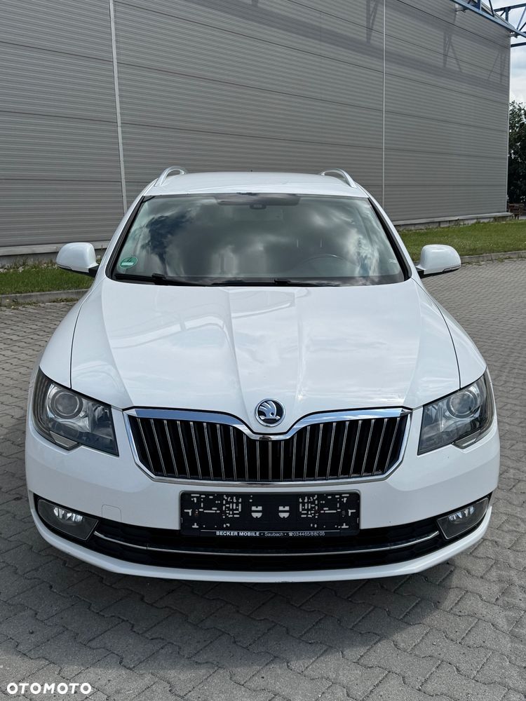 Skoda Superb 2.0 TDI Elegance DSG - 4