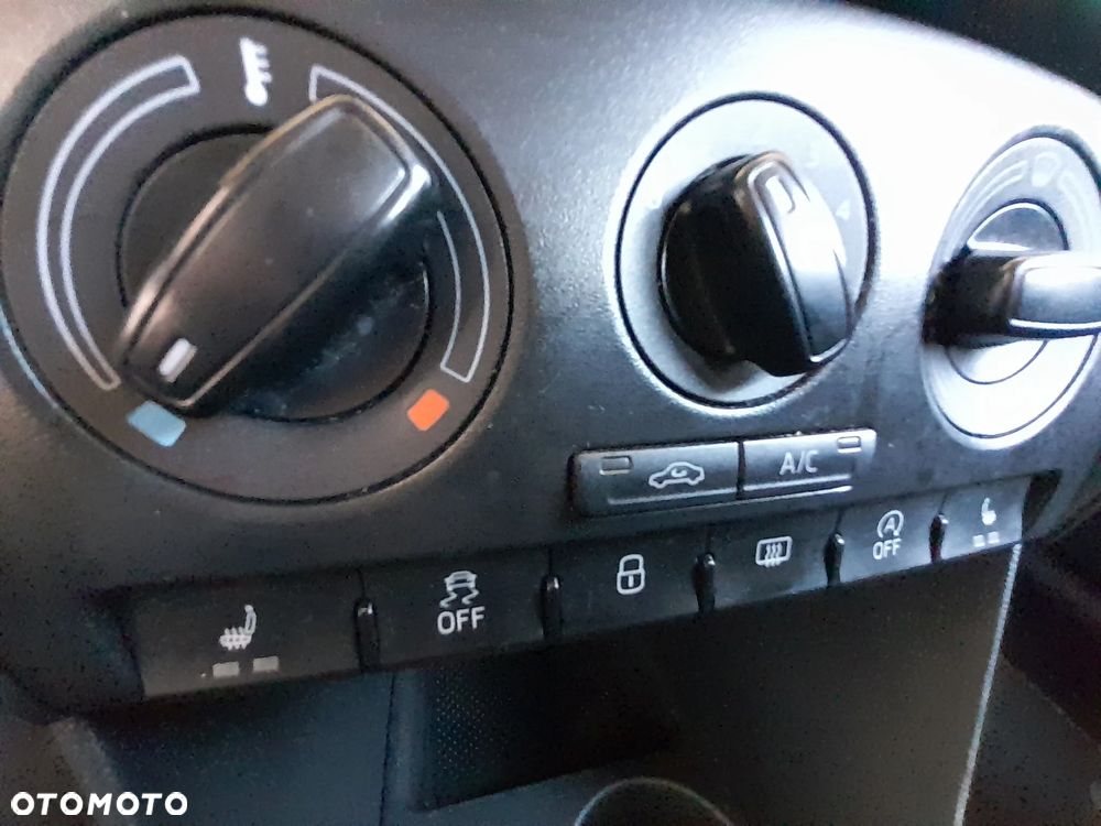 Skoda RAPID 1.2 TSI Active - 18