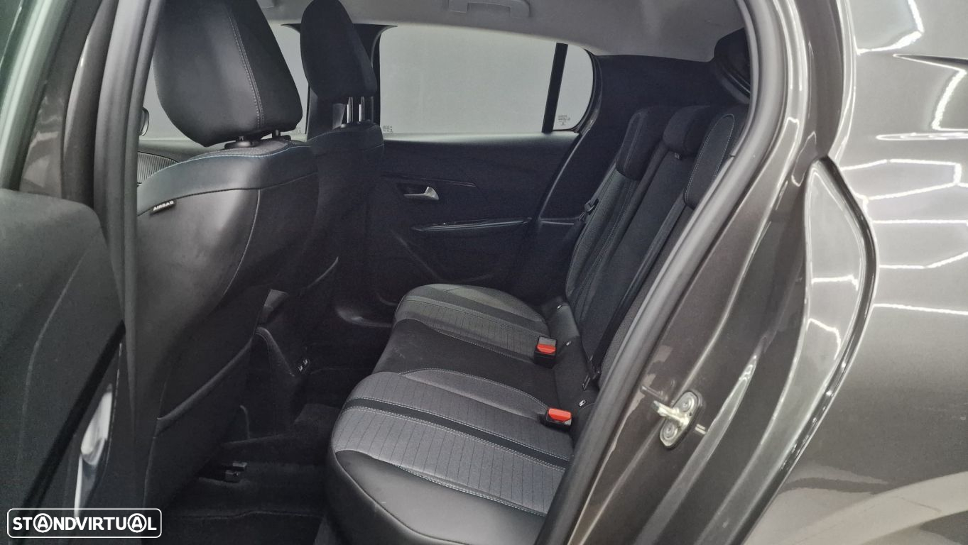 Peugeot 208 1.2 PureTech Allure Pack EAT8 - 42