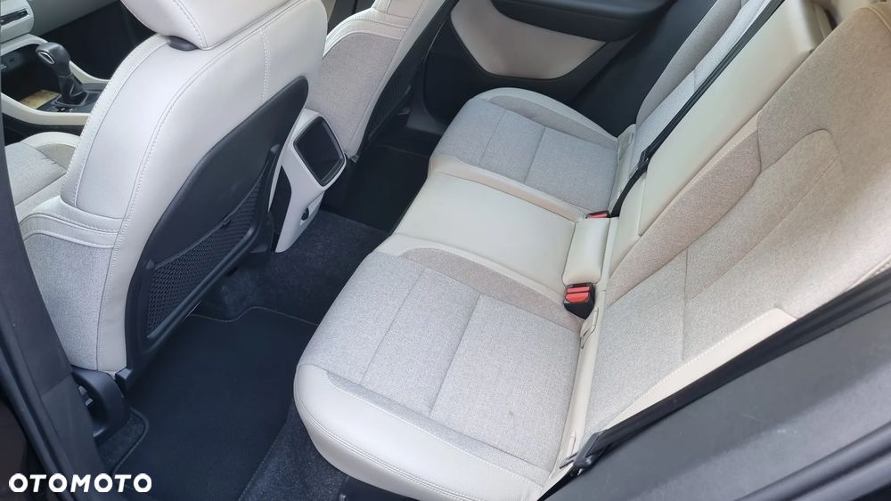 Volvo XC 40 T3 Momentum - 28