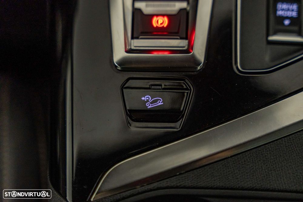 Peugeot 3008 1.6 Hybrid4 GT e-EAT8 - 40